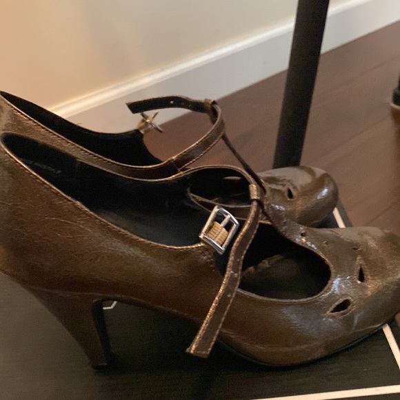 Mia gold t-straps 7.5 excellent used condition original box - Picture 5 of 11